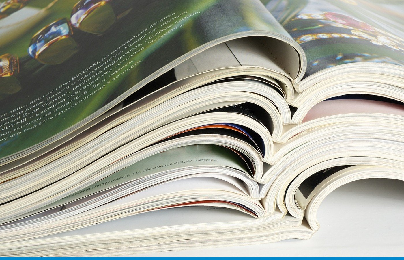 Revista con márgenes y espacio negativo bien trabajados